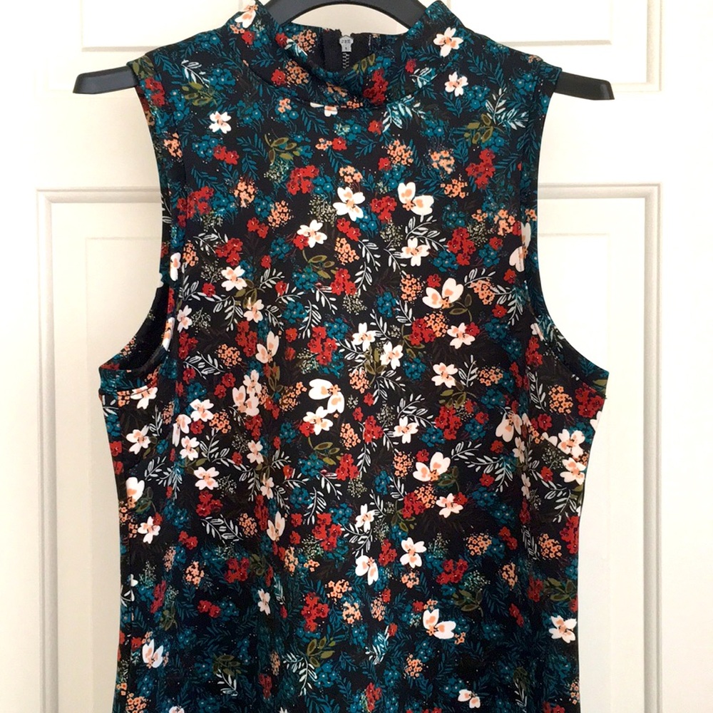 BCBGeneration Women’s Dress Black Floral Colorful Sleeveless Back zipper NWT - Picture 3 of 10